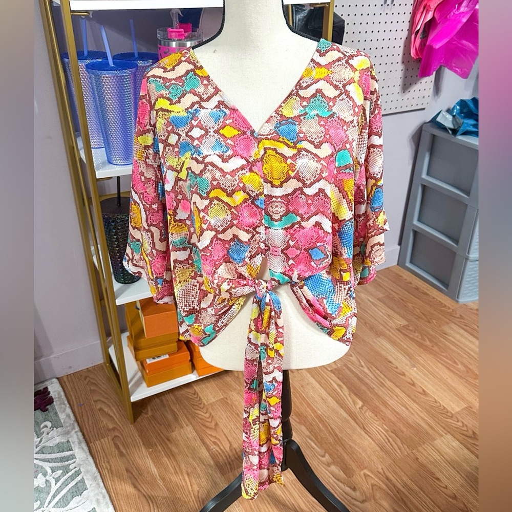 Peach Love Colorful Snakeskin Patterned Women's Top!